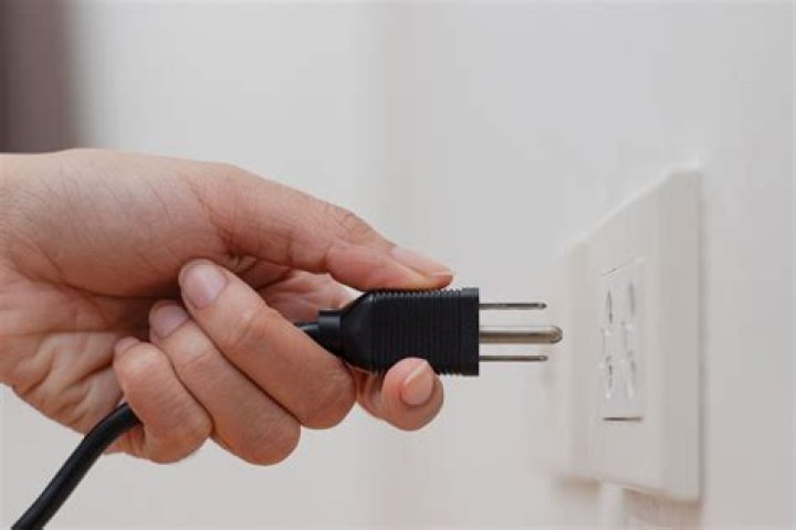 How do I unplug my Xbox One Kinect?